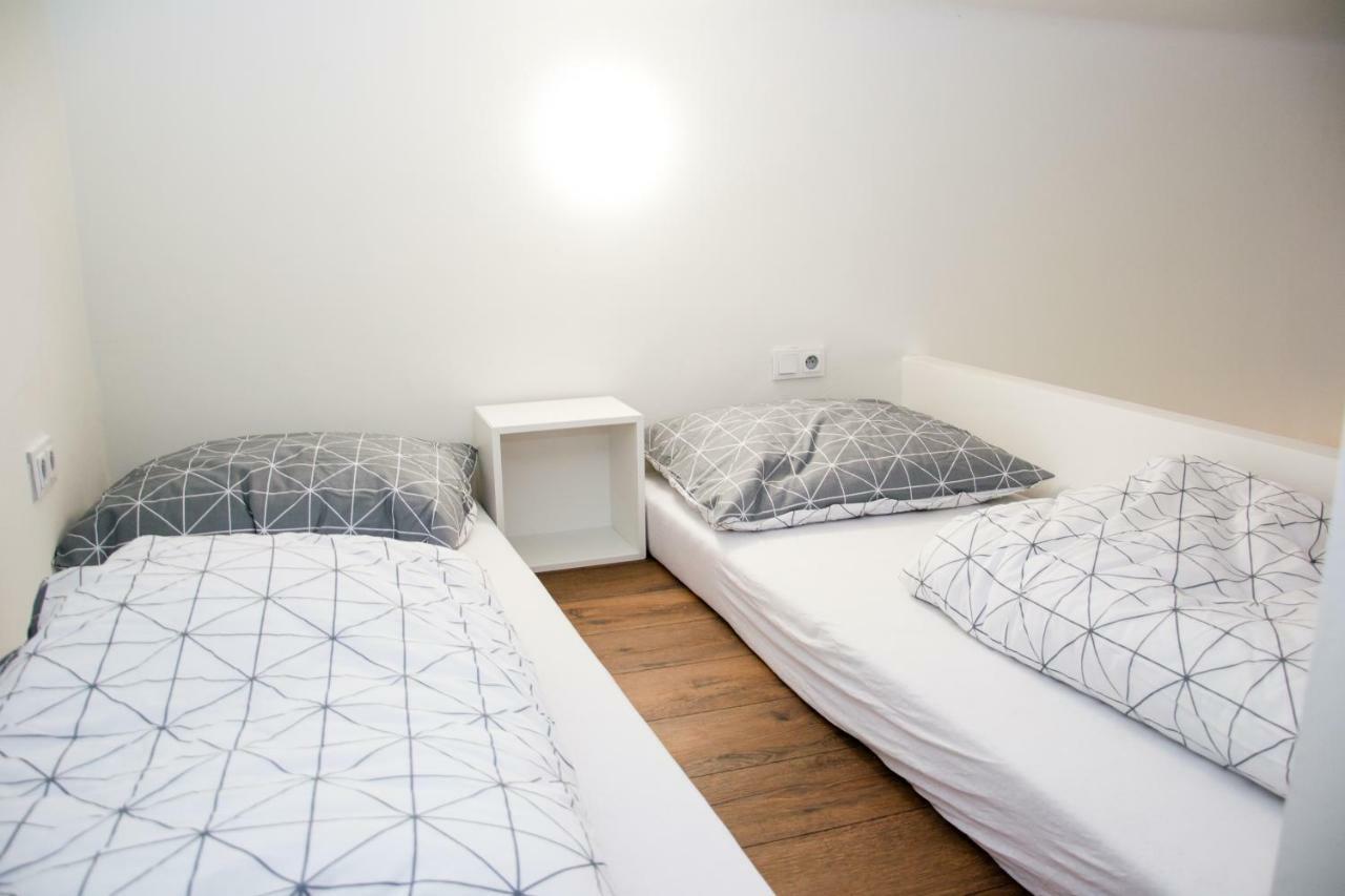 Sunny Aircon Apartment In The Centre Of Slany Exterior photo