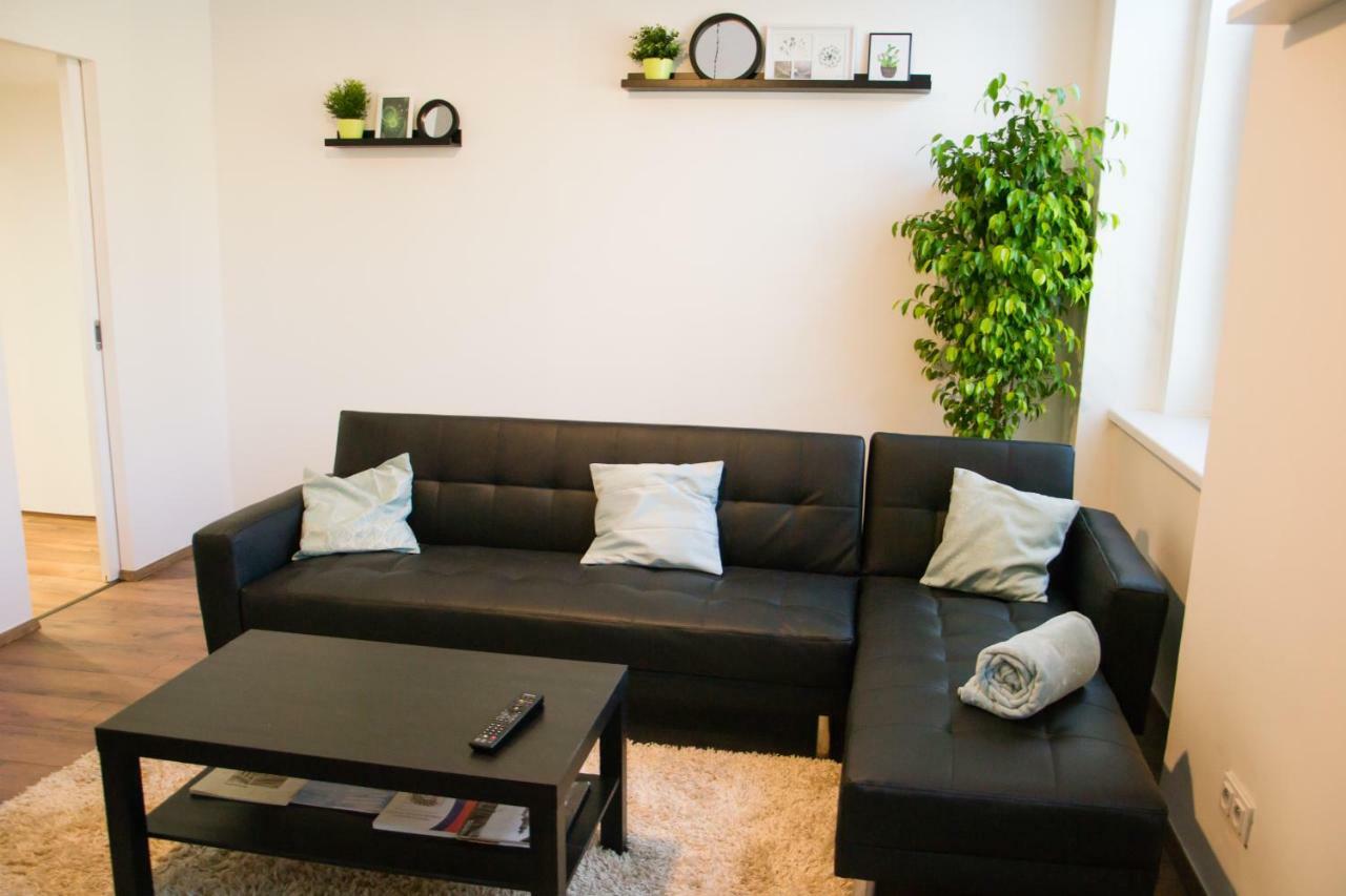 Sunny Aircon Apartment In The Centre Of Slany Exterior photo