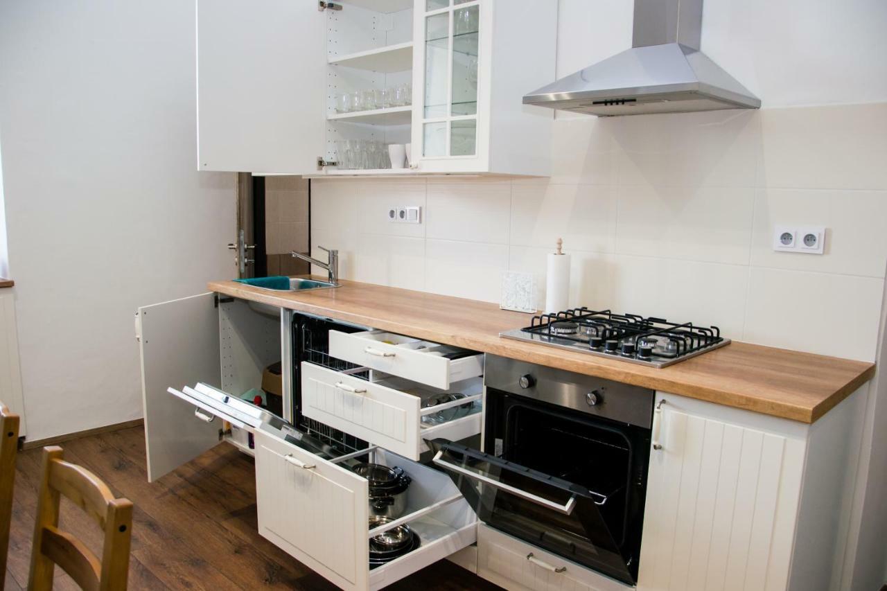 Sunny Aircon Apartment In The Centre Of Slany Exterior photo