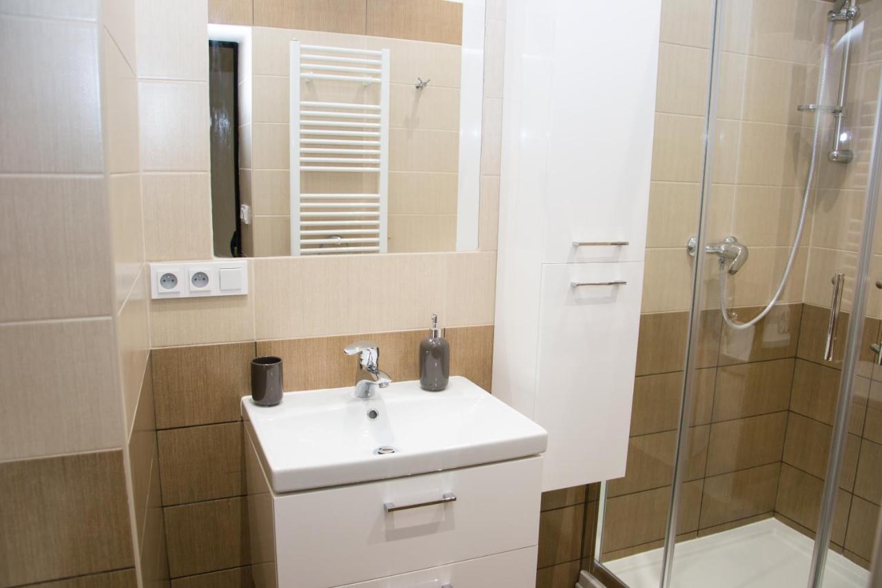 Sunny Aircon Apartment In The Centre Of Slany Exterior photo